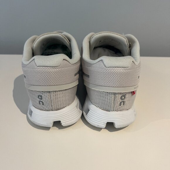 On Cloud Runners - Picture 3 of 5